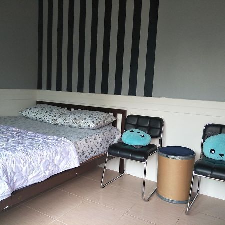 Kimhouse Motel Bangkok Buitenkant foto