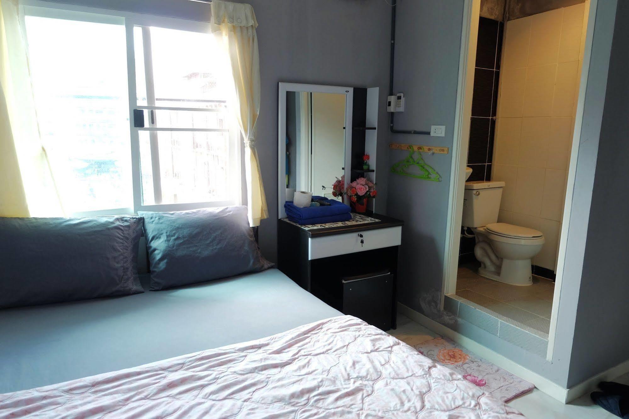 Kimhouse Motel Bangkok Buitenkant foto
