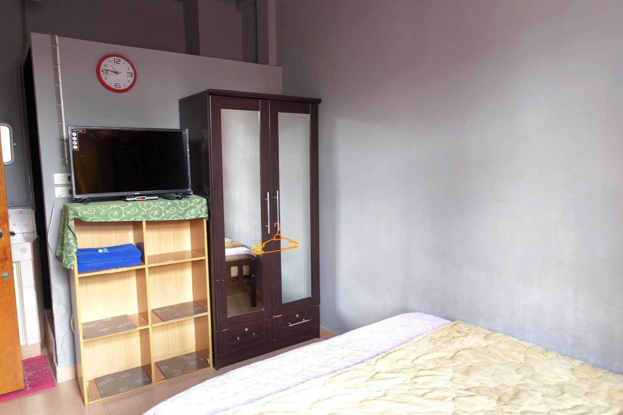 Kimhouse Motel Bangkok Buitenkant foto