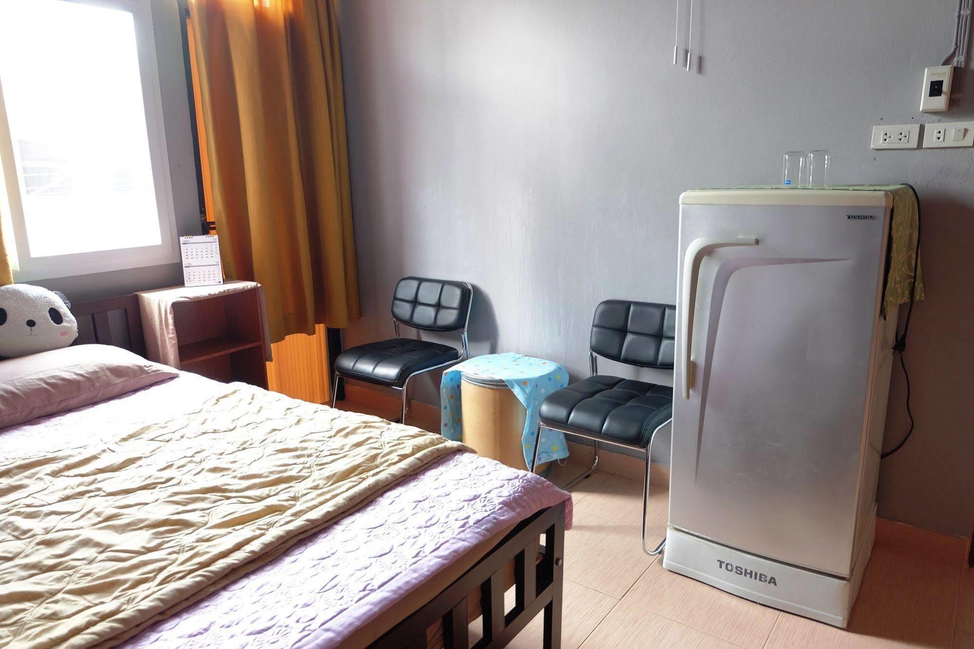 Kimhouse Motel Bangkok Buitenkant foto